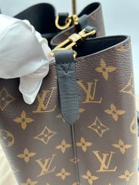 Image 11 of Louis Vuitton NéoNoé MM Monogram Black Bucket Bag