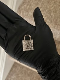 Image 1 of 1 x silver metal L.v. Padlock charm 