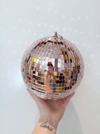 Image 5 of Boule à facettes Rose