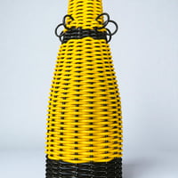 Image 4 of Bouteille longue en scoubidou jaune et noir vintage – carafe rétro 60s déco pop