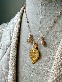 Image 1 of Collier Amulettes 1