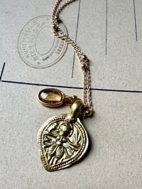 Image 1 of Collier Amulettes 6