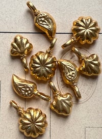 Image 4 of Amulettes  Sultane 