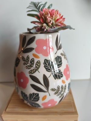 Image of Vase rose fleuri