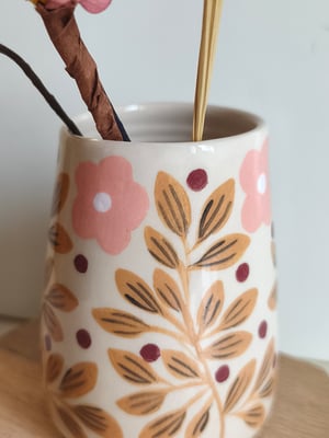 Image of  Petit vase feuillage fleur rose