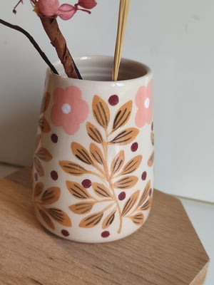 Image of  Petit vase feuillage fleur rose