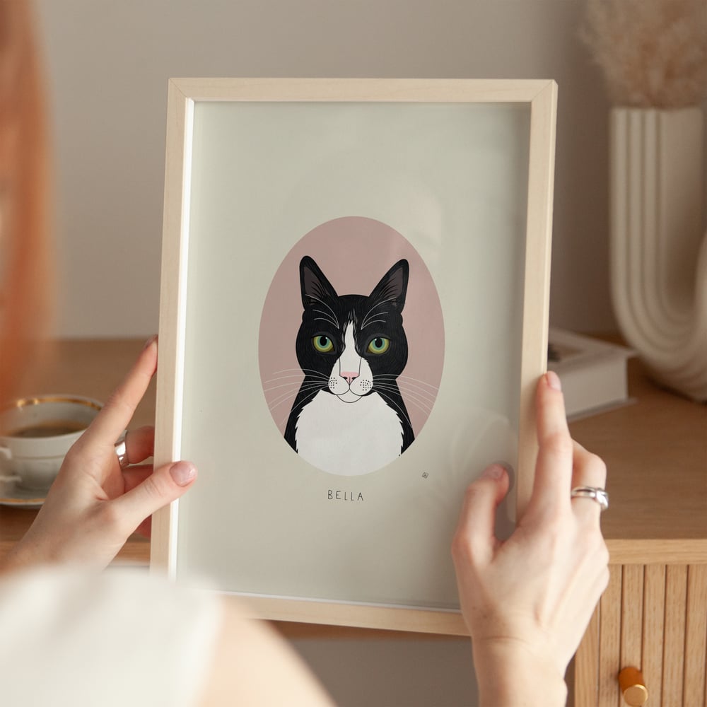 Image of Personalized Cat Portrait Drawing in Oval Frame