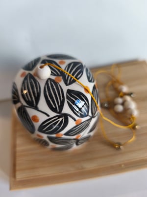 Image of Cloche à suspendre feuillage noir 