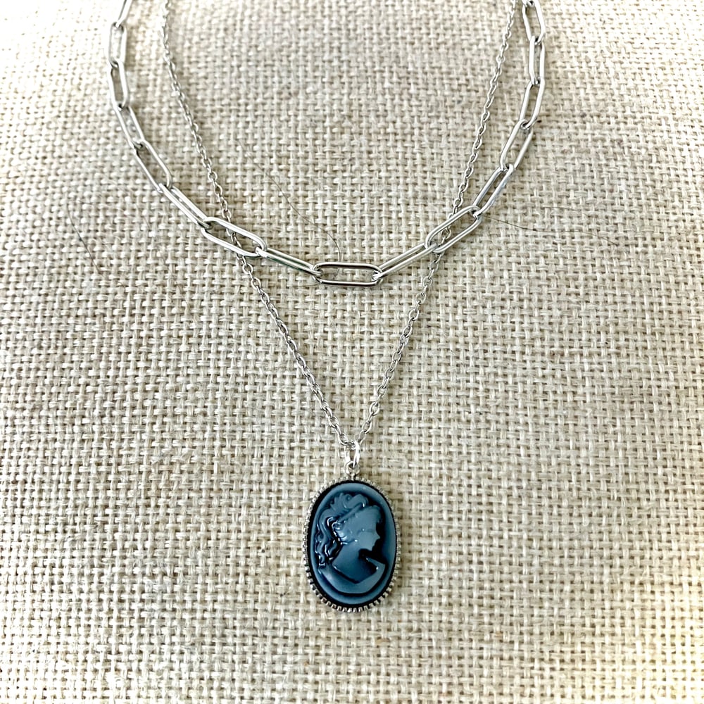 Image of Collier double Camée