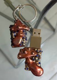 BESPOKE FLASH DRIVE (MUSHROOM)