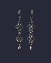 Image 4 of 𝕄𝕒𝕖 𝔼𝕒𝕣𝕣𝕚𝕟𝕘𝕤