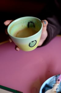 Image 8 of Tasse Light green pomme gradient smile