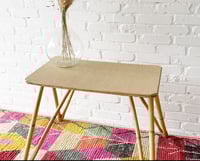 Image 5 of Table en rotin pieds évasés