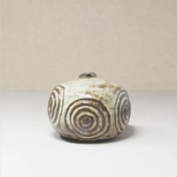 Image 2 of Petit vase émaillé V