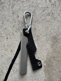 Image 2 of NULLUM OBSCUR KEYCHAIN V2