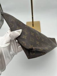Image 9 of Louis Vuitton Toiletry Pouch 26 Monogram