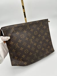 Image 7 of Louis Vuitton Toiletry Pouch 26 Monogram