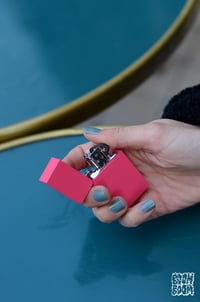 Image 2 of Briquet Hard edge