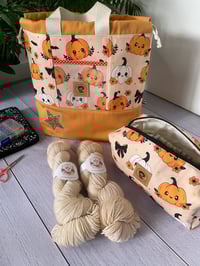 Image 2 of Sac à projets taille M, poche avant transparente: Citrouilles mignonnes