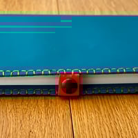 Image 4 of Funda de cuero azul para cuaderno Pith