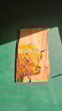 Image 2 of 'Daisy' original oil & acrylic on elm panel.