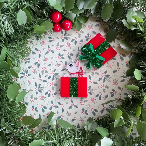 Image of Christmas Surprise - Kitty