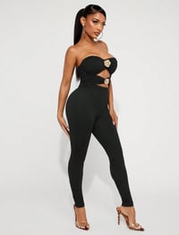 Image 6 of SKYNLYDRESS - Combinaison avec accessoires en métal ajouré en forme de rose sur le soutien-gorge 