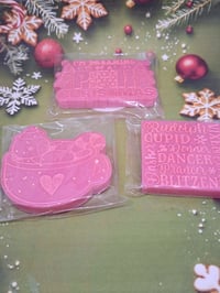 Raspberry Leaf & Pink Petals