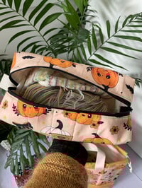 Image 3 of  Trousse pour petits projets tricots ou accessoires: Citrouilles mignonnes
