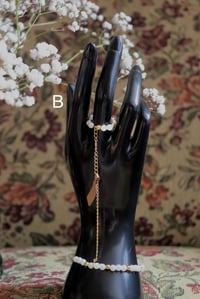 Image 3 of handketten 