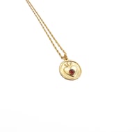 Image 5 of Collier médaille Coeur sacré grenat