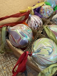 Image 7 of Box of 12 small hand marbled ceramic baubles with vintage style silky ribbons 
