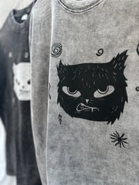 Image 1 of Strange Smile - Kézzel nyomott póló / Handprinted - grey acid washed