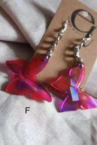 Image 6 of (holografisch/glow in the dark) schmetterling ohrringe