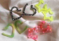 Image 1 of (glow in the dark) creolen in stern- und herzform