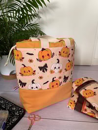 Image 5 of Sac à projets taille M, poche avant : Citrouilles mignonnes