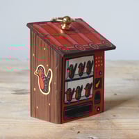 Image 2 of vending machine ornament (red robins)
