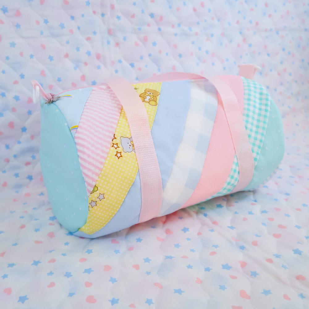 Quilted Round Duffle Bag: 02