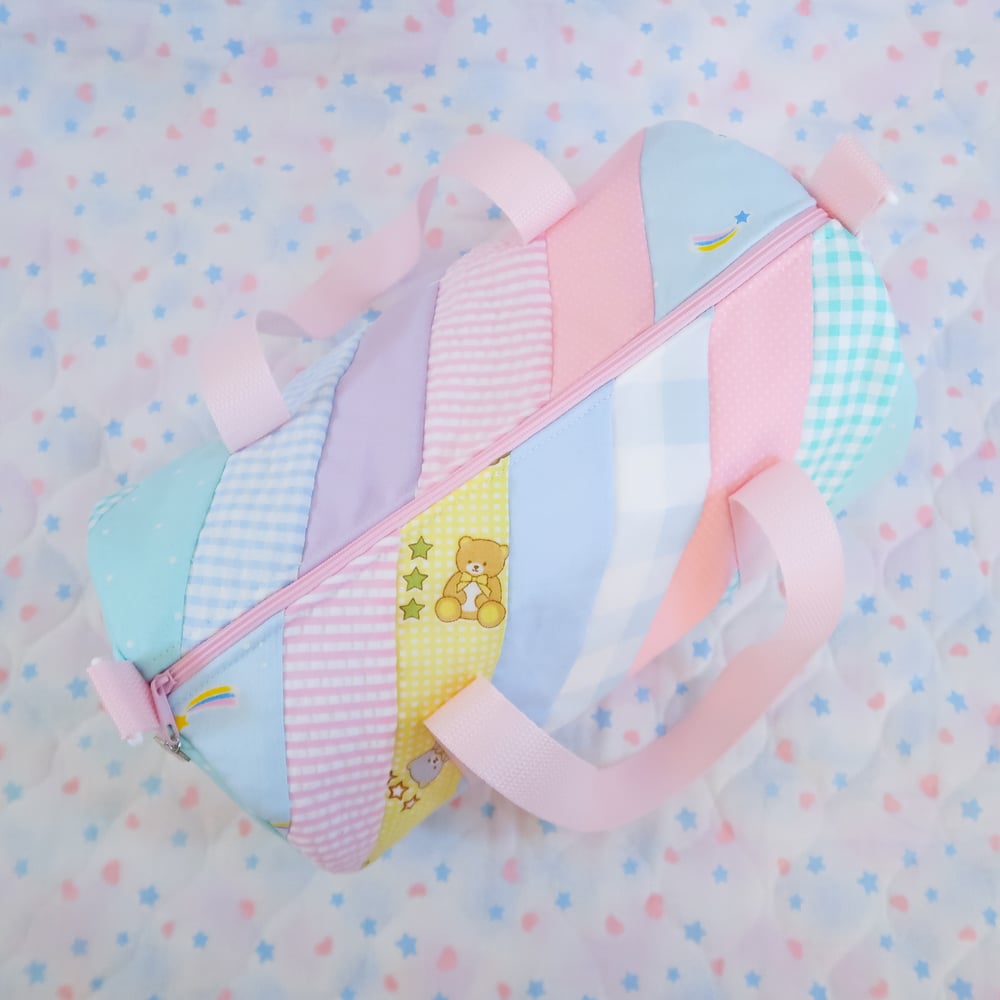 Quilted Round Duffle Bag: 02