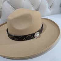 Image 3 of L Dora Hat