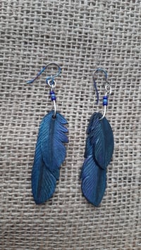 Leather feather earrings  - crow 