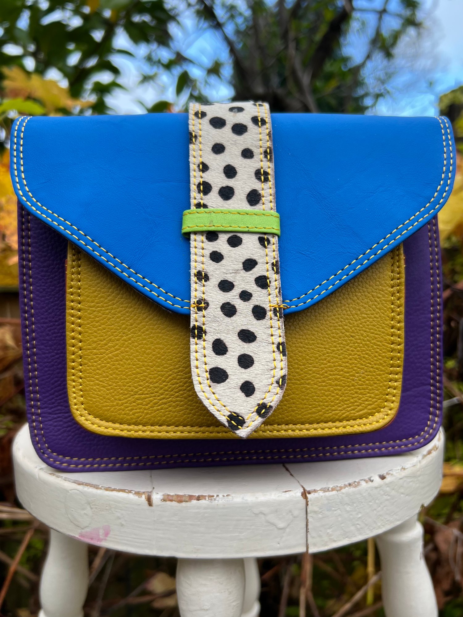 Image of Small Messenger -#24C