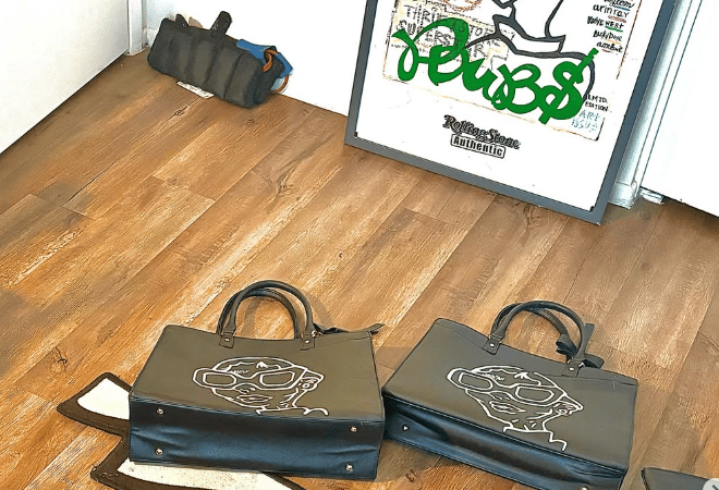 Image of LOGO TRAVELER BAG 