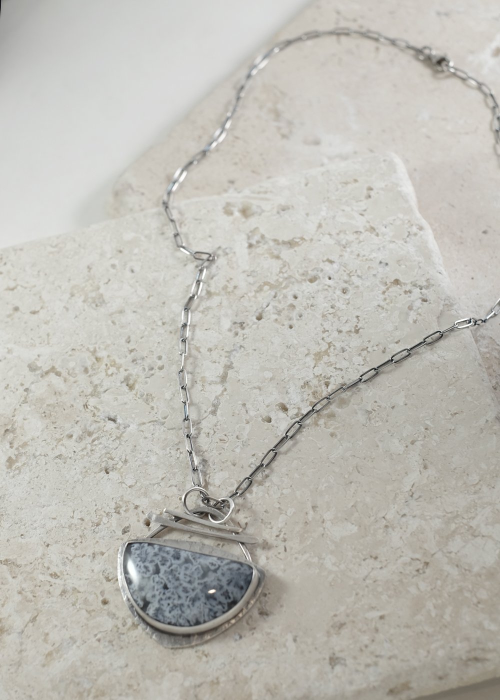 Image of Grey and White Plume Agate