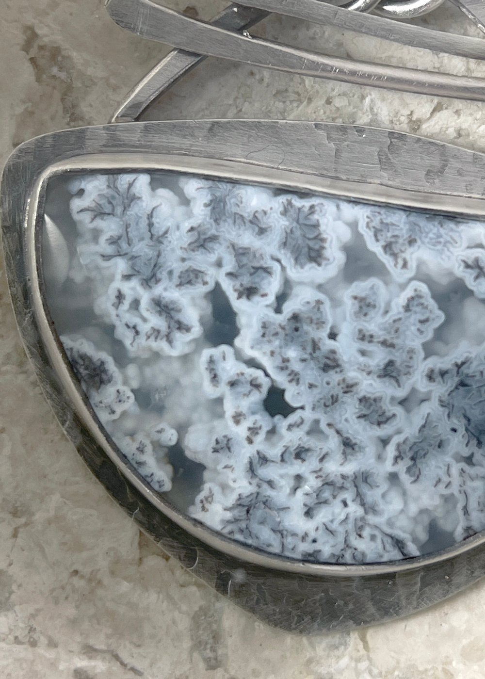 Image of Grey and White Plume Agate