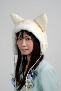 Image 1 of La Modiste Collection: Cream White Polyester Quilted Wolf Hat