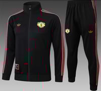 Man United tracksuit 4