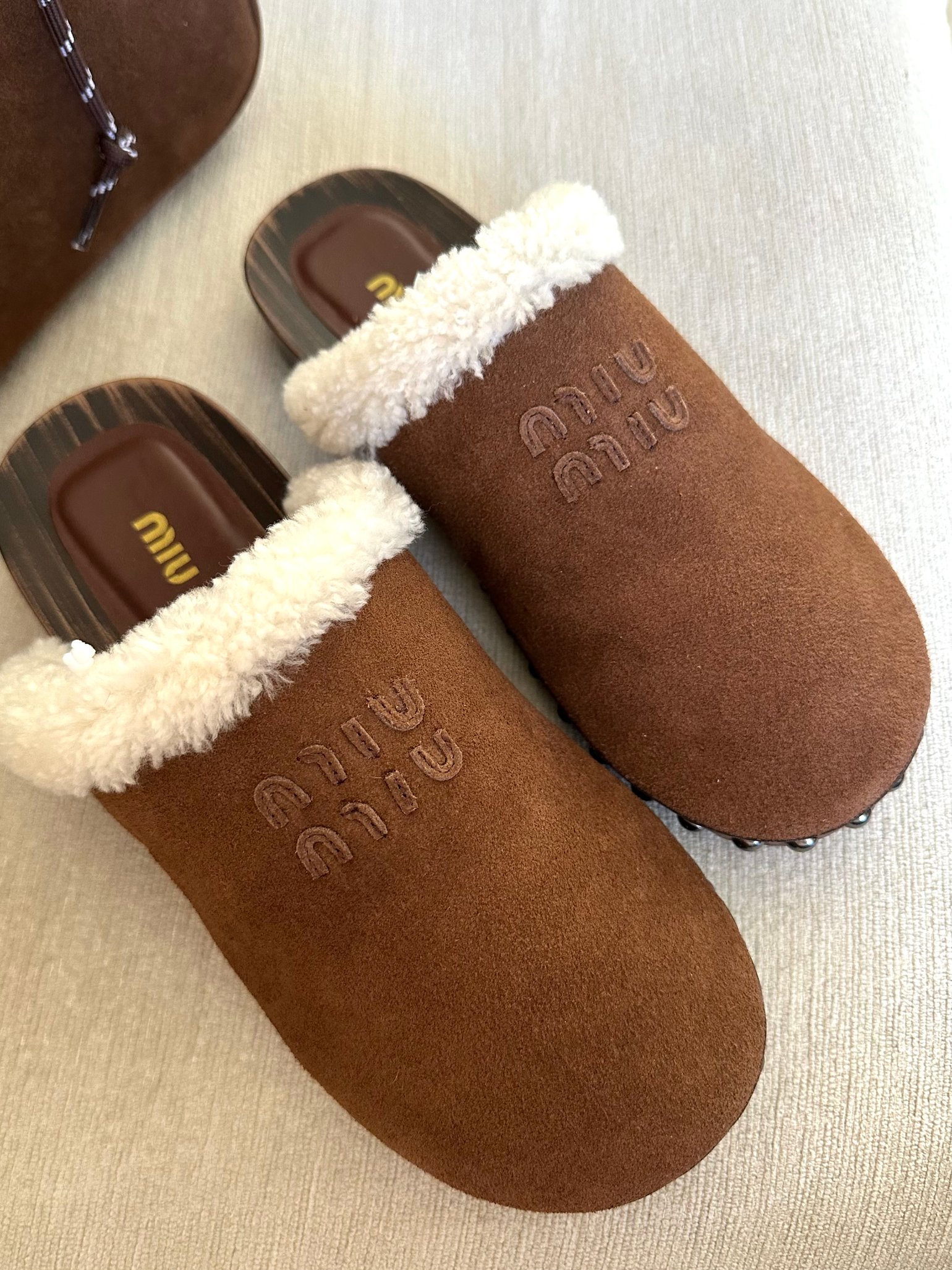 Image of Zuecos choco