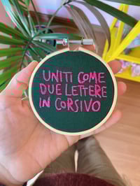 Image 2 of Telaio Uniti come due lettere in corsivo