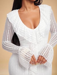 Image 1 of SKYNLYDRESS - Robe moulante à manches longues à volants en dentelle blanche sexy